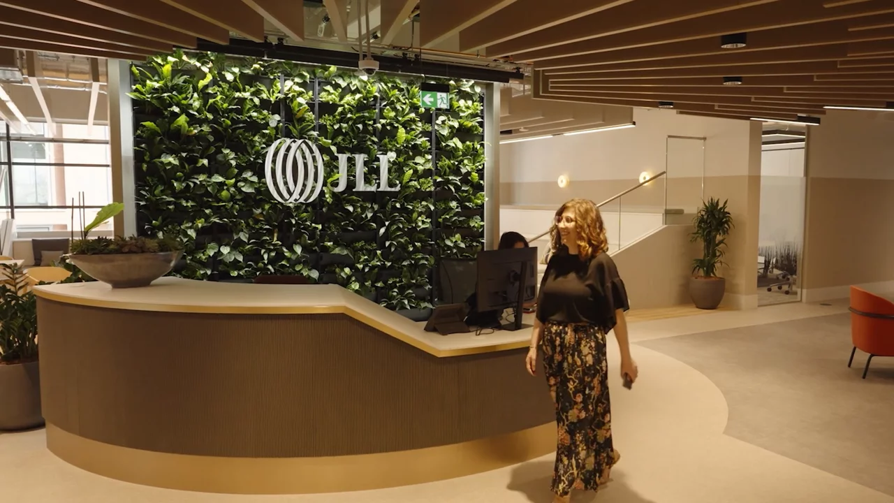 شعار JLL